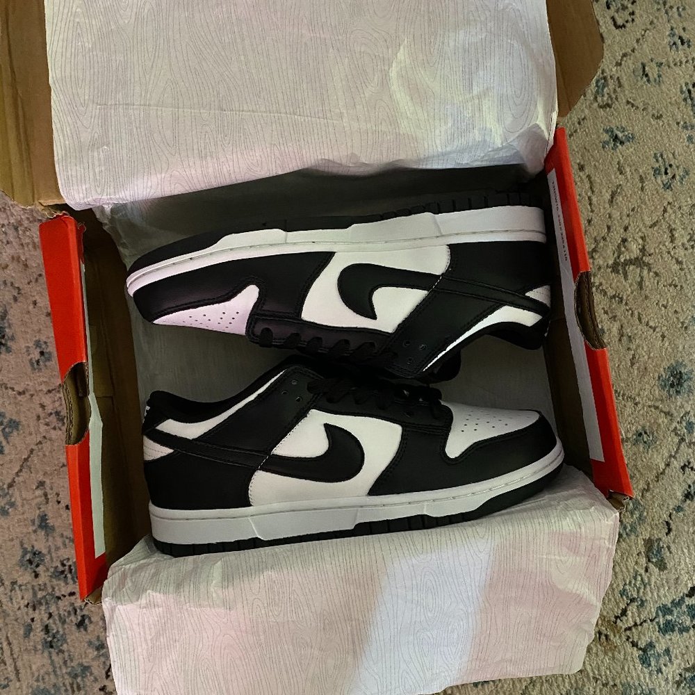 nike dunk black and white